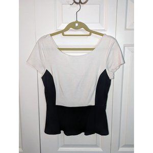 Banana Republic Black and White Size 6 Pendulum T-shirt Top